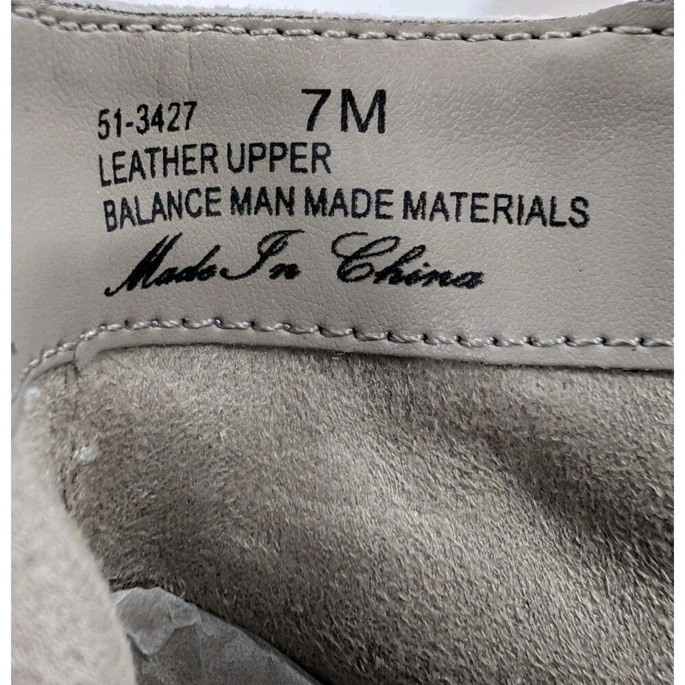 Bella Vita Faraday Women's 7M Ankle Bootie Brand New in Box - Picture 9 of 12